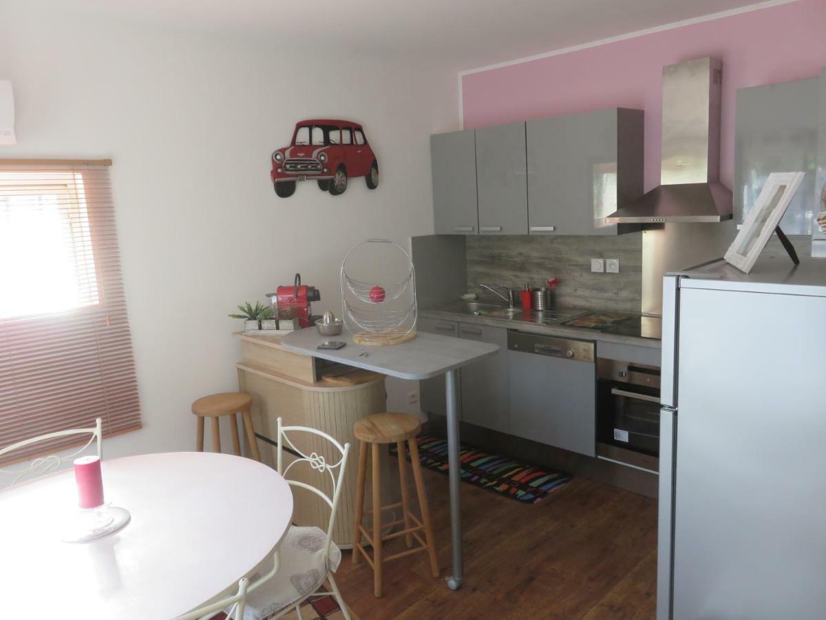 Charmant Appartement Saint Gely Cornillon Exterior foto