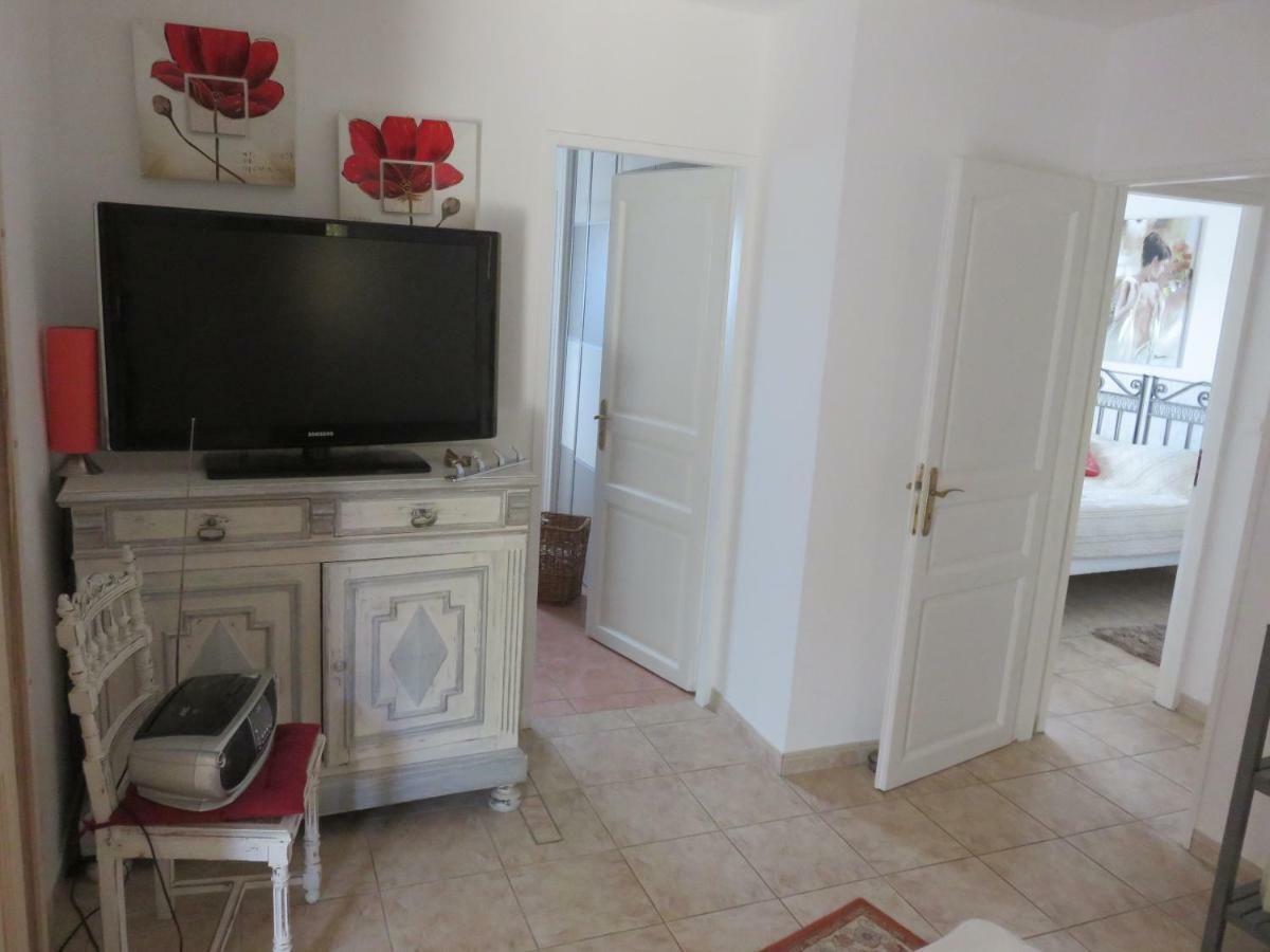 Charmant Appartement Saint Gely Cornillon Exterior foto